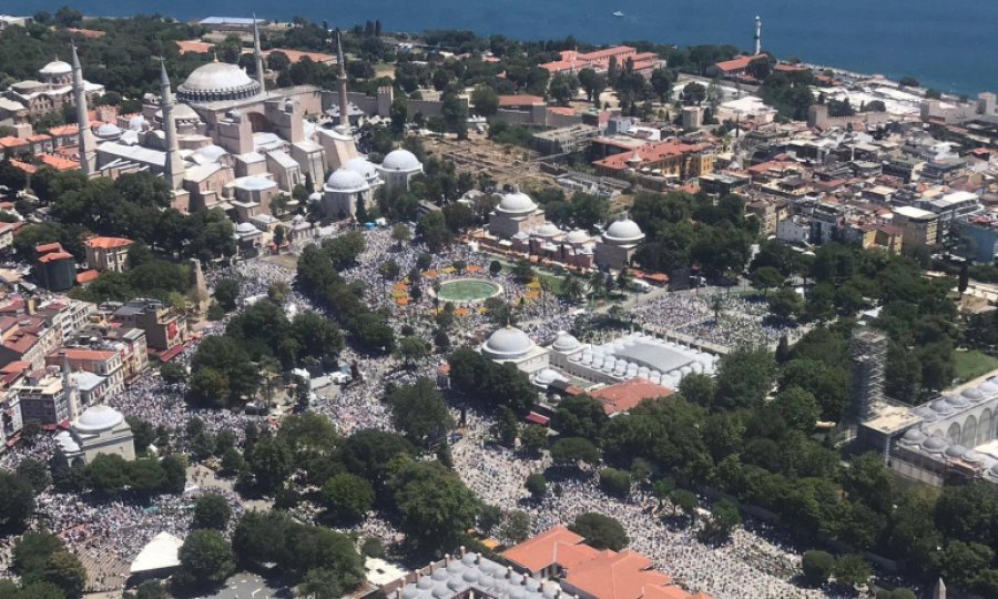 Ayasofya’da ilk namaz kılındı: Erdoğan’dan açıklama