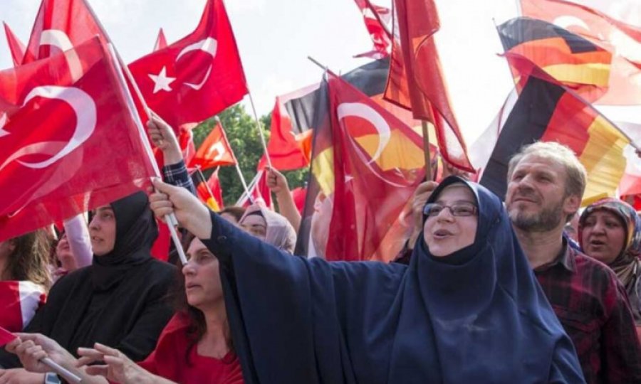 Araştırma: Avrupa'da yaşayan Türkiyeliler mutlu, dönmek isteyen az