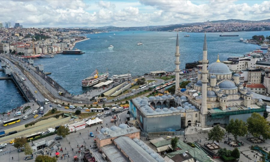 3,5 asırlık Yeni Cami tarihinin en kapsamlı restorasyonundan geçiyor
