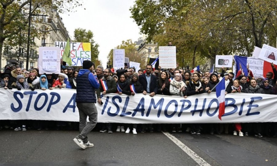 Fransa'da İslam düşmanlığı! 7 cami ve dernek daha kapatılacak