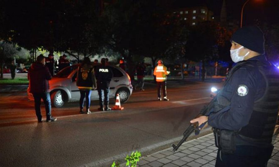 Uyuşturucudan ödüllü polis 25 kilo eroinle yakalandı