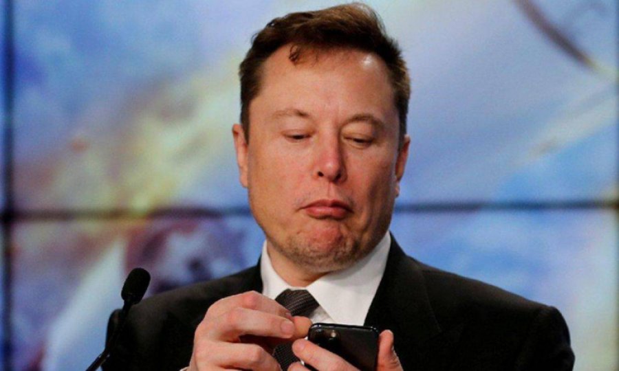 Elon Musk'ın yeni projesi: Tesla telefonu geliyor