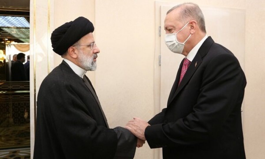 Erdoğan ve Reisi Aşkabat'ta bir araya geldi