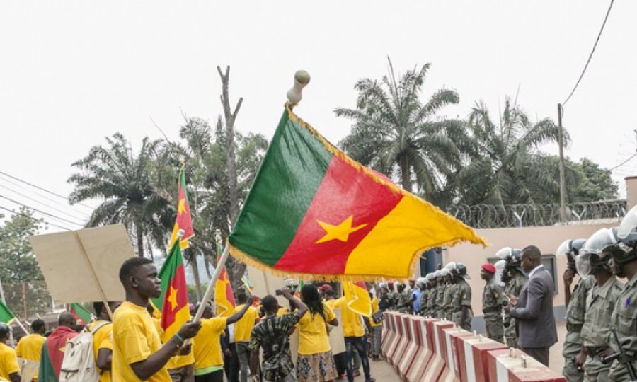 Kamerun'da sömürgeciliğin mirası: Fransızca-İngilizce savaşı