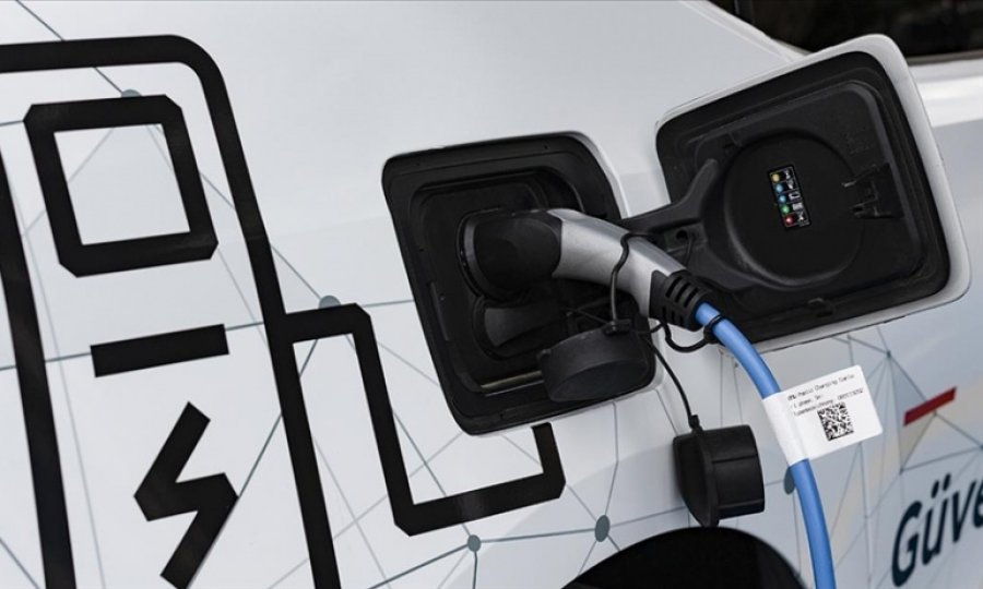Dünyada bu yıl satılan her 100 araçtan 10'u elektrikli oldu