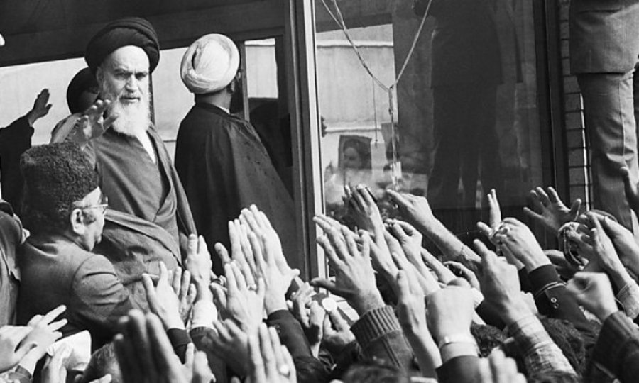 Robert Inlakesh: İran İslam Devrimi yeni bir küresel anti-emperyalist mücadeleye zemin hazırladı