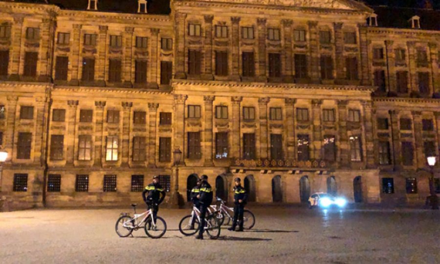 Hollanda’da sokağa çıkma kısıtlaması 3 Mart’a kadar uzatıldı