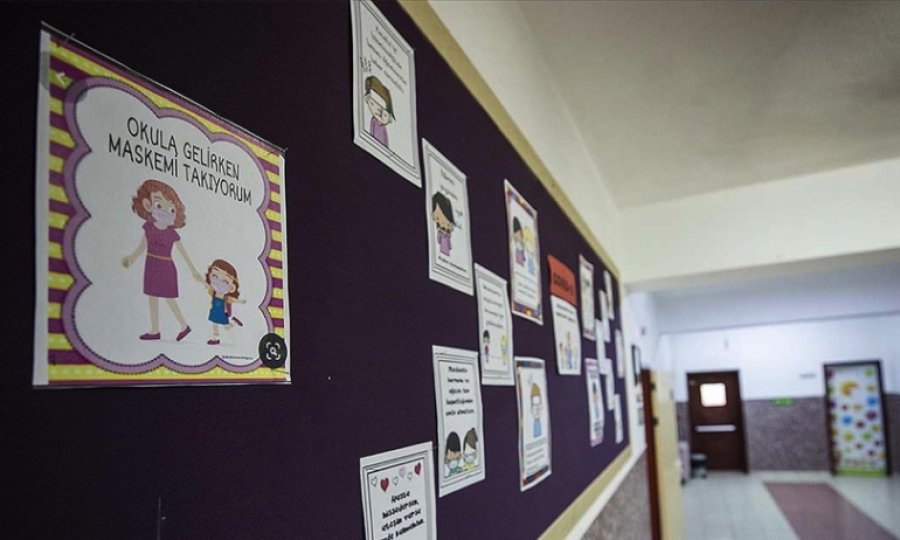 Okullarda yarı yıl tatilinin ardından kademeli yüz yüze eğitim yarın başlıyor