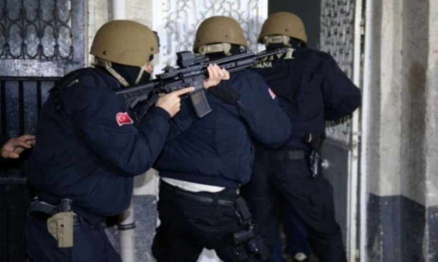 Adana'da terör örgütü IŞİD'e eş zamanlı operasyon