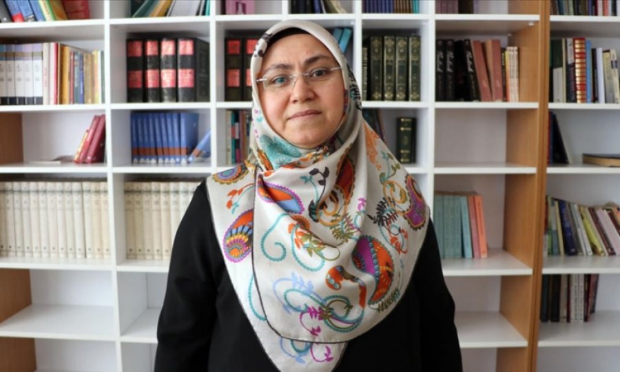 Başörtülü olduğu için meslekten ihraç edilen Rukiye öğretmen yaşadıklarını anlattı