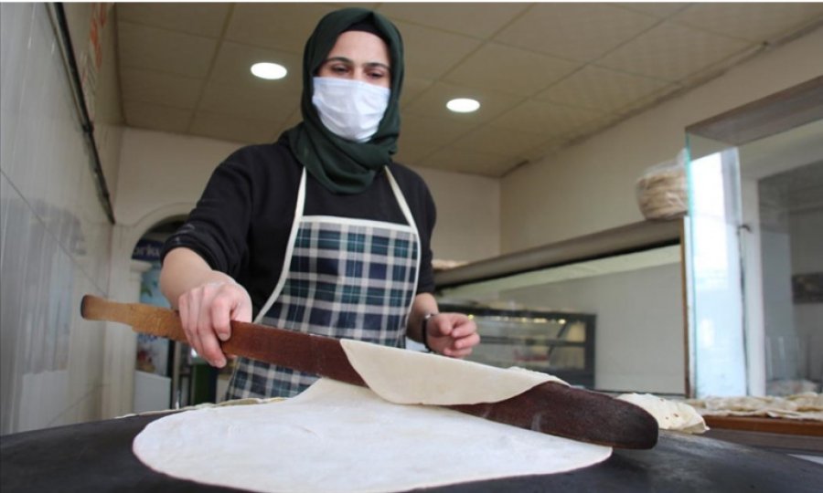 Börek evi açan girişimci siparişlere yetişemiyor