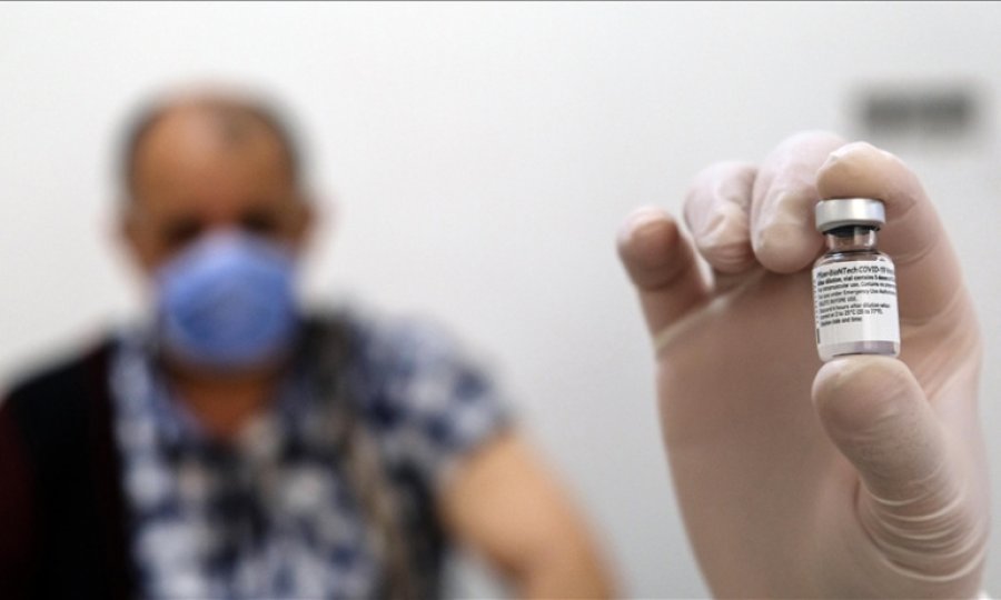 Türkiye'de BioNTech aşılarının ilk dozu uygulanmaya başlandı