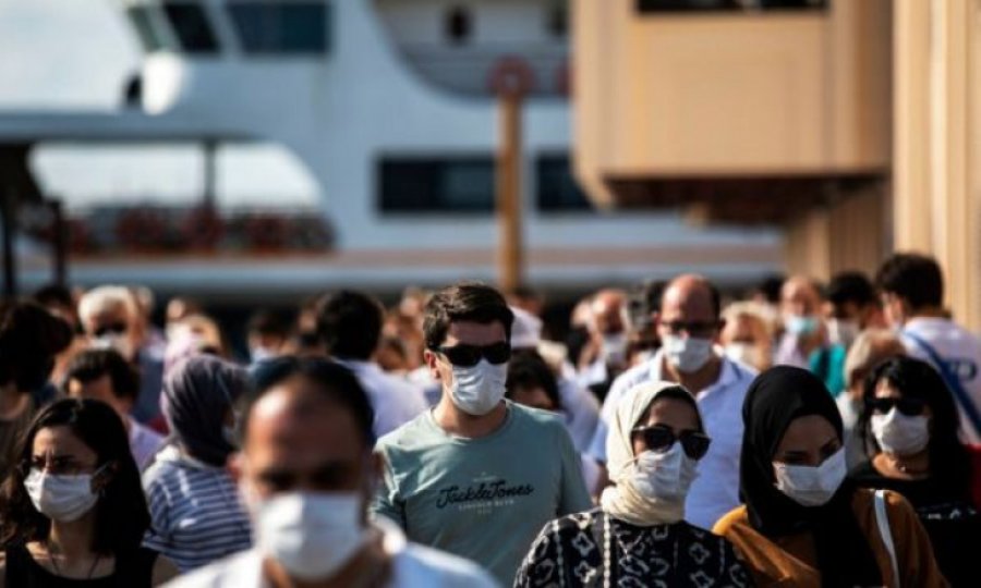 Türkiye'de koronavirüs hastaları ve vefat oranında rekor artış