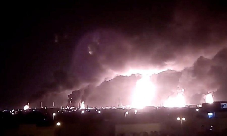 Yemen ordusu ARAMCO’yu yine vurdu