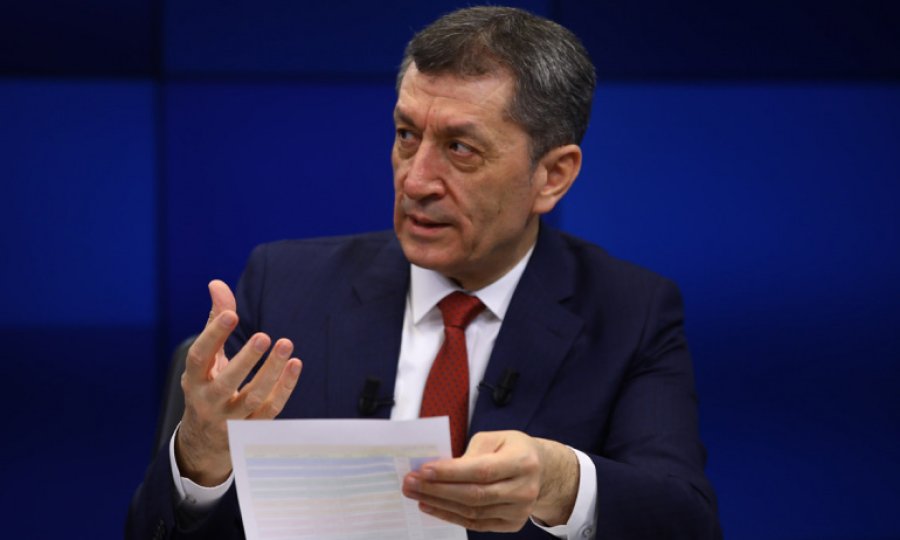 Bakan Selçuk açıkladı: Sınavlar ertelenecek mi?