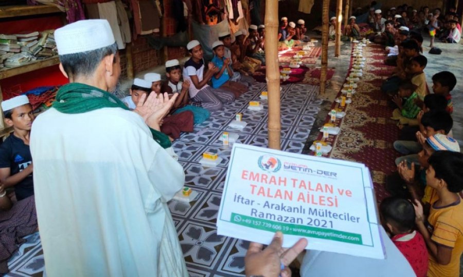 Avrupa Yetim-Der'den Arakanlı mazlumlara Yetimhane ve Kamplarda İftar yemeği