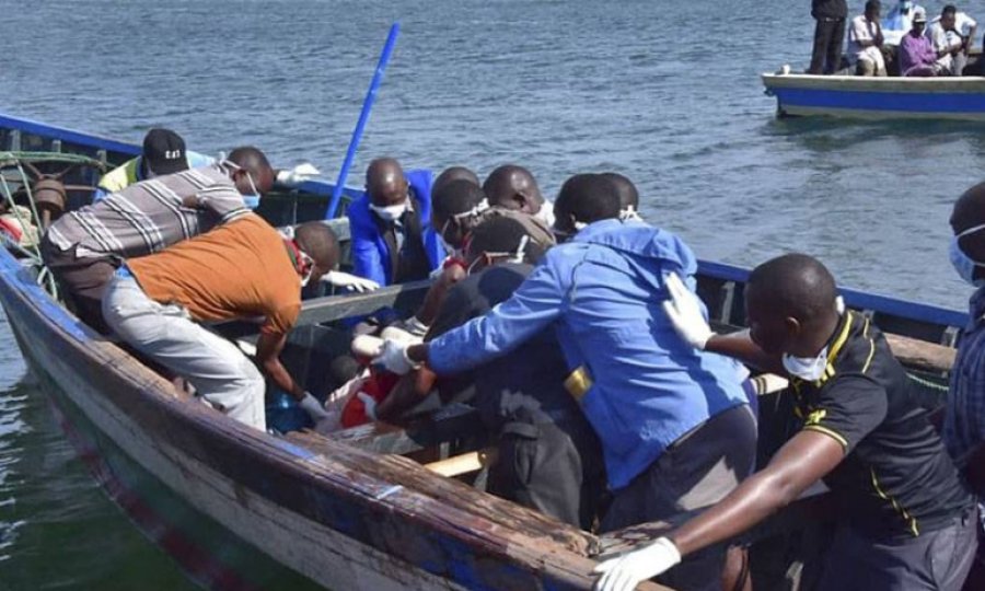 Nijerya'da yolcu teknesi alabora oldu: En az 15 ölü
