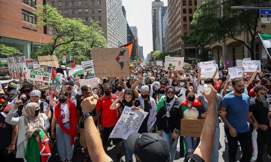 New York'taki İsrail Başkonsolosluğu önünde Filistin'e destek gösterisi