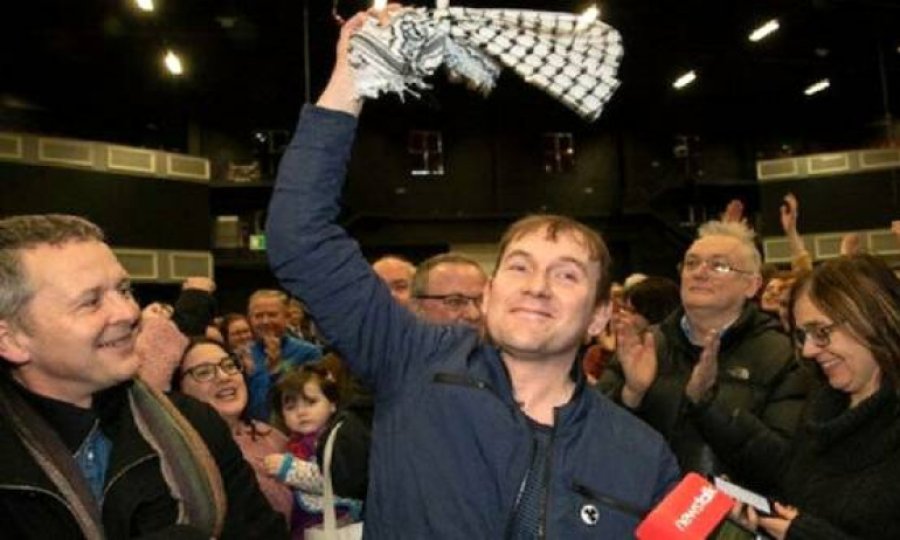 İrlanda Parlamentosunda vicdanın sesi: Gino Kenny