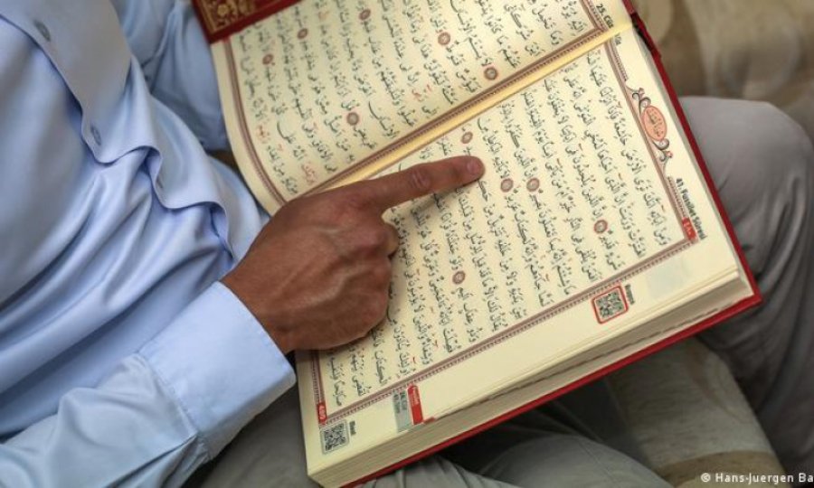 Almanya'da devlet destekli imam eğitimi başlıyor