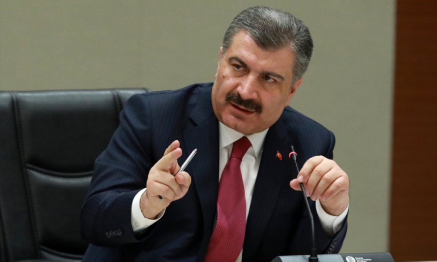 Fahrettin Koca: 35 yaş üzeri için randevular yarın açılıyor