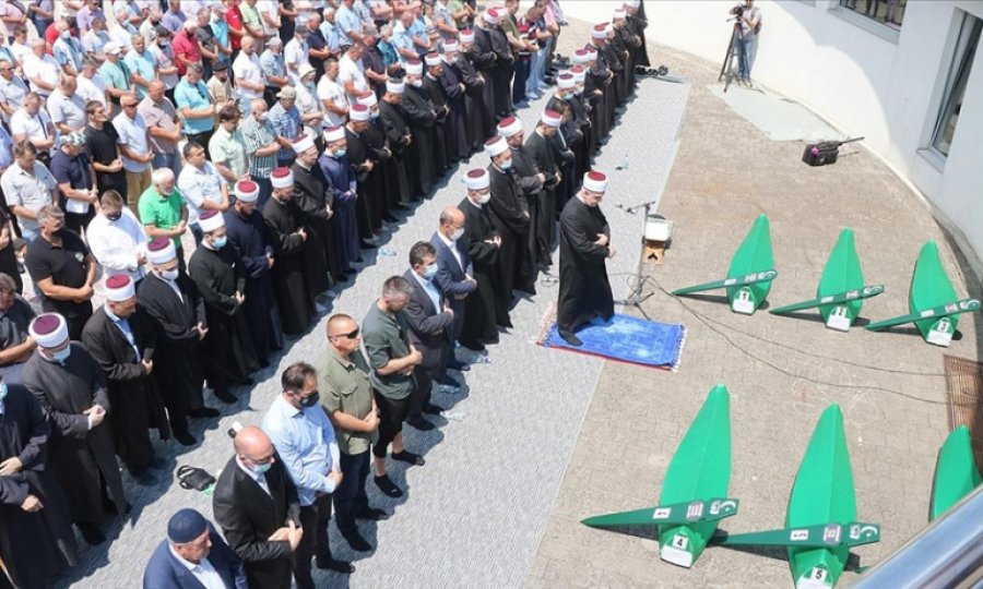 Bosna Savaşı'nın kurbanları toprağa verilmeye devam ediyor