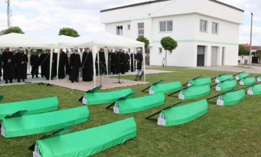Naaşları 29 yıl sonra defnedildi