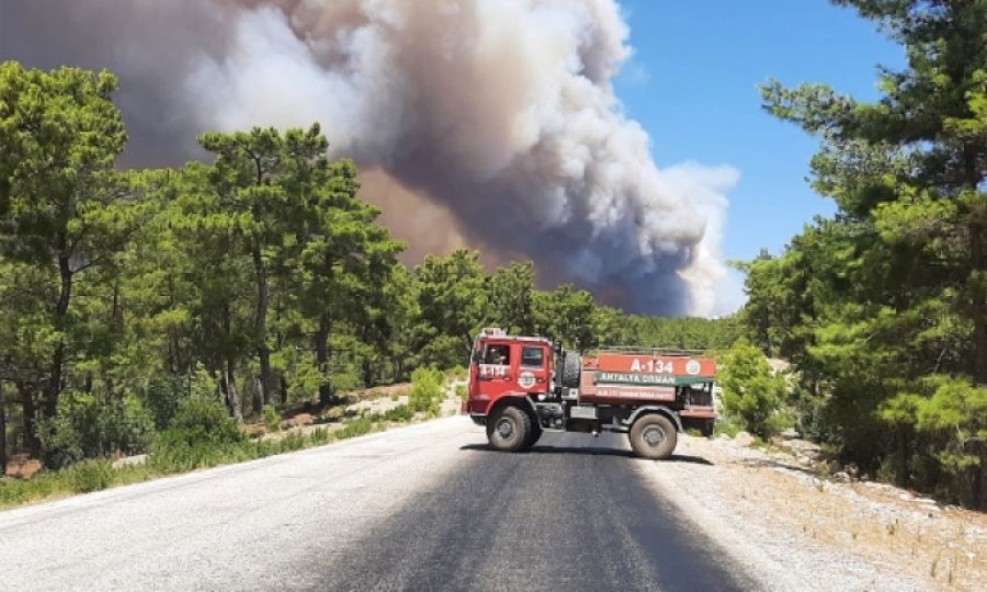 Antalya cayır cayır yanıyor