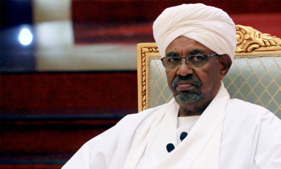 Sudan, eski Cumhurbaşkanı Ömer el Beşir'i Uluslararası Ceza Mahkemesi'ne teslim ediyor