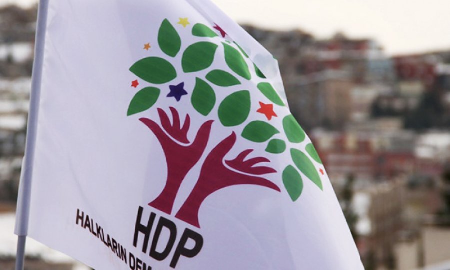 Anayasa Mahkemesi'nden kapatma davasında HDP'ye ek süre