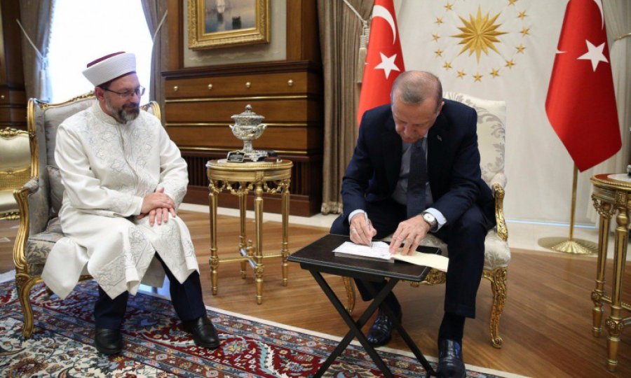 Ali Erbaş, yeniden Diyanet İşleri Başkanlığı’na atandı