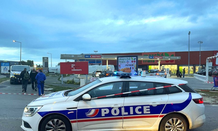 Fransa: Hükümet grevcilere karşı sertleşti, 2 benzin deposuna el koydu