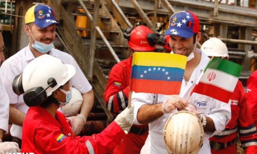 İran'ın Venezuela'da kurduğu ilk petrol rafinerisi hizmete açıldı