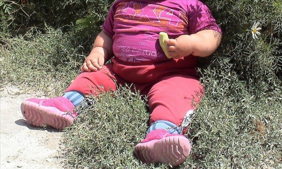 Aileler çocuklarındaki obezitenin büyüyünce geçeceğini düşünüyor