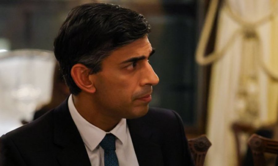 İngiltere'de Muhafazakar Parti kan kaybetmeye devam ediyor
