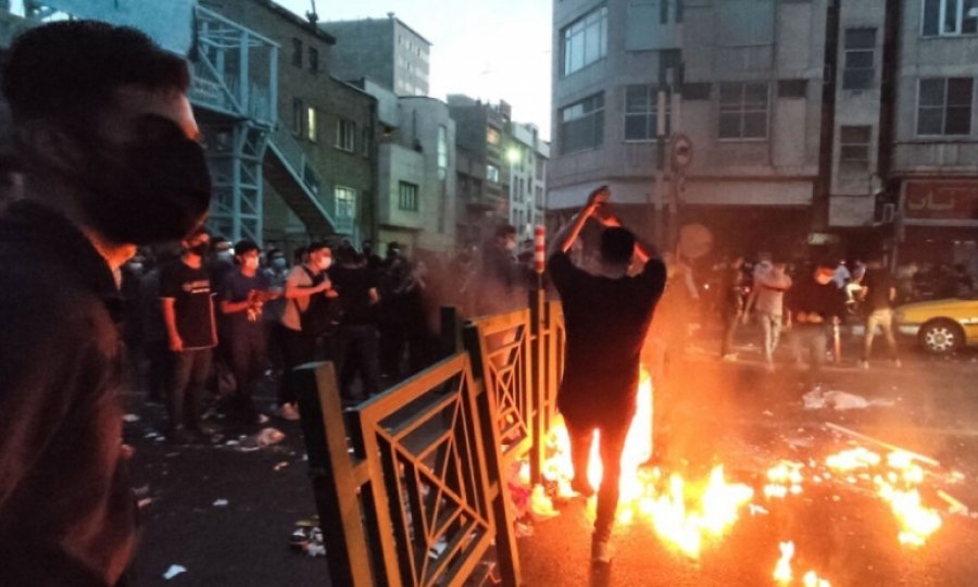 İran’daki isyanlar nasıl geri tepecek?