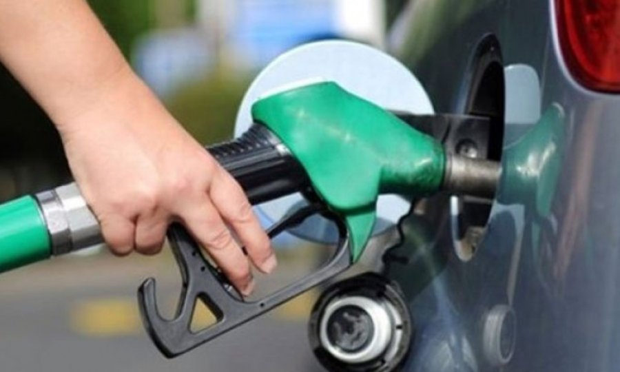 Benzine zam bekleniyor