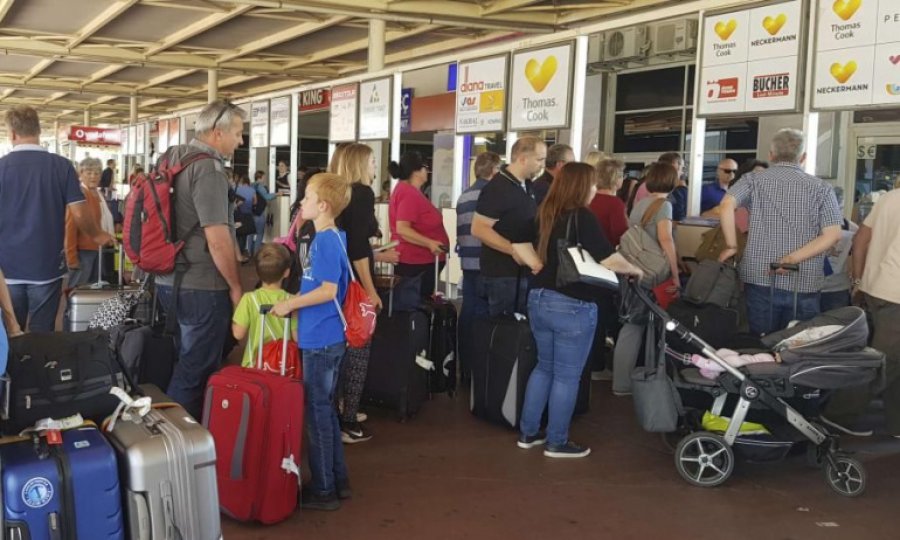 Ruslar ve Ukraynalılar Antalya'da satılık-kiralık konut bırakmadı