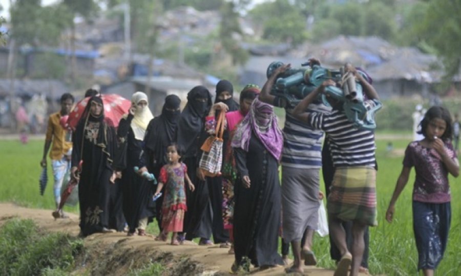 Facebook, Arakanlı Müslümanlara yönelik "nefret" söylemlerine izin veriyor