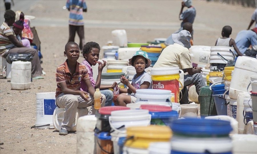 Artan nüfus ve iklim değişikliği Afrika'daki su krizini büyütüyor