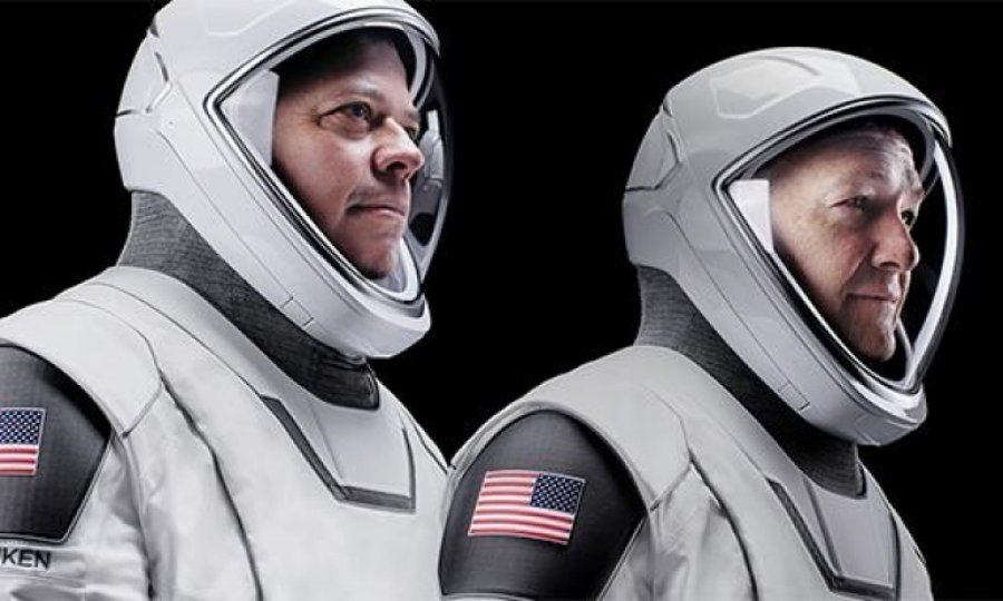 SpaceX, 165 milyon dolar karşılığında uzaya 3 ziyaretçi gönderdi