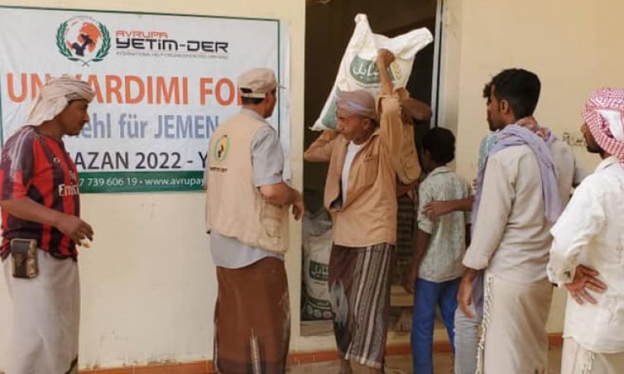 Avrupa Yetim-Der'den Yemenli ve Afganistanlı mazlumlara un ve ekmek yardımı