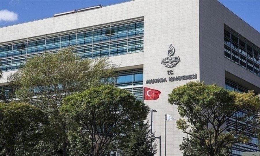 Anayasa Mahkemesi "parmak izi ile mesai takibi"ni hak ihlali saydı