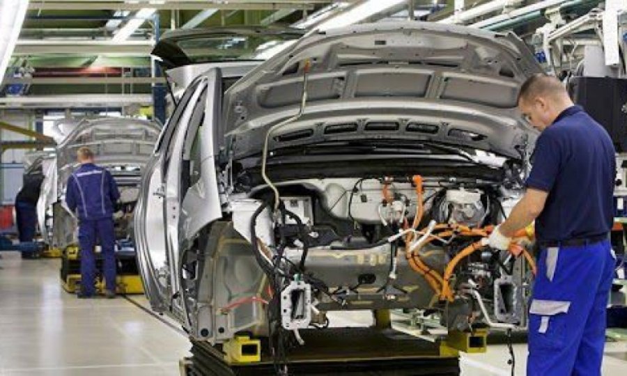 Otomobile yüzde 25 zam! Vatandaşa yansıması daha çok olacak