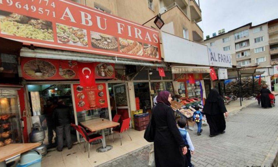 Türkiye'nin Suriyeliler konusundaki çelişkisi