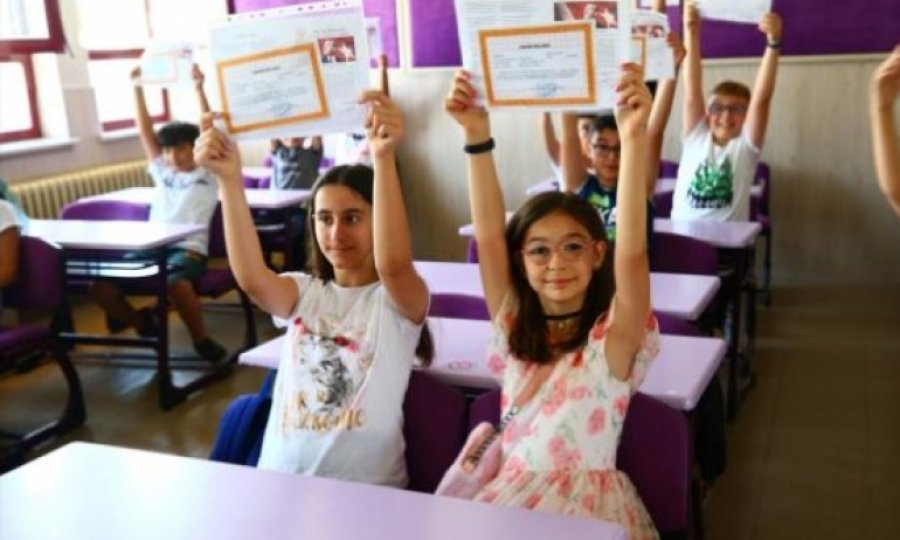 18 milyon öğrenci için karne günü