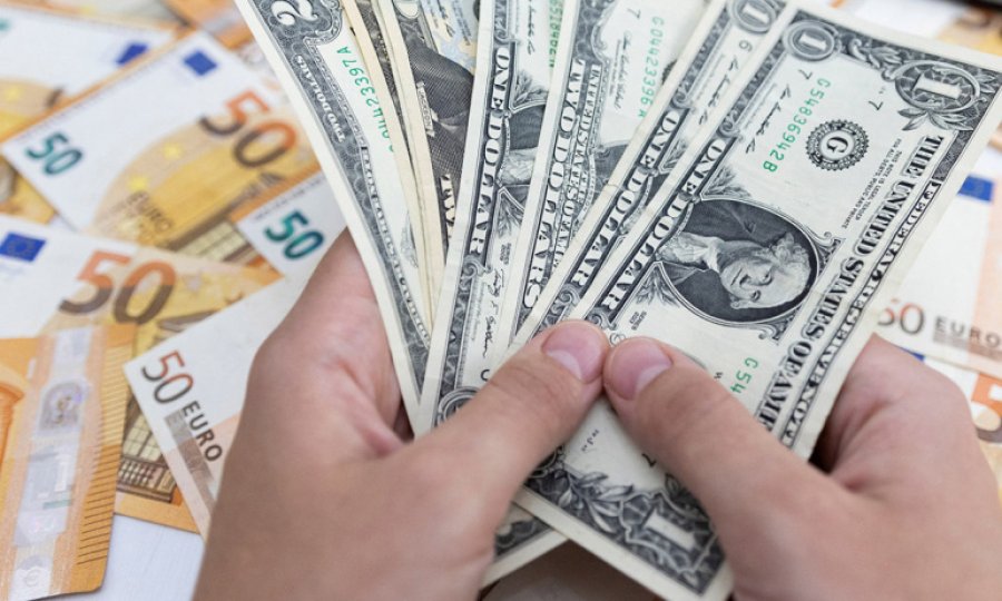 20 yıl sonra ilk: Dolar, eurodan daha değerli