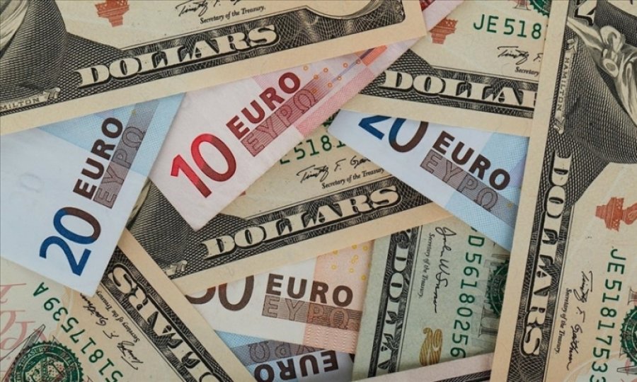 Euro/dolar paritesi 2002 yılından bu yana ilk kez 1 seviyesinin altını gördü