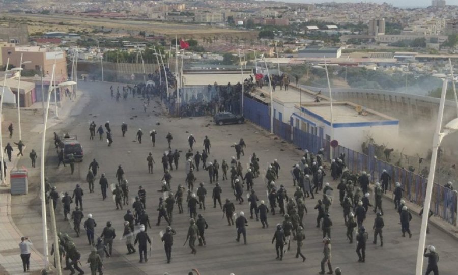 Melilla'daki göçmenlerin ölüm nedeni izdiham