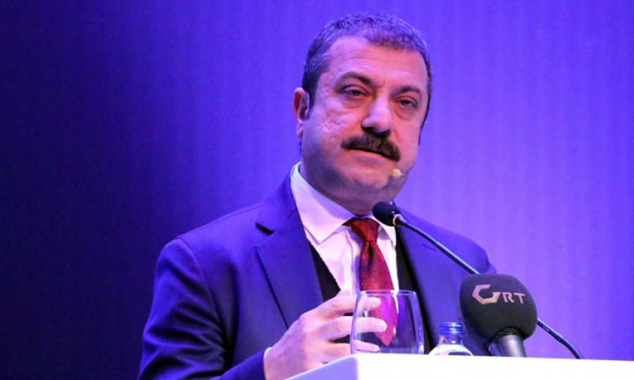 Merkez Bankası Başkanı doları kontrol edemediğini itiraf etti